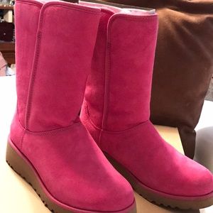 Ugg woman's Amie furious fuchsia wedge boots